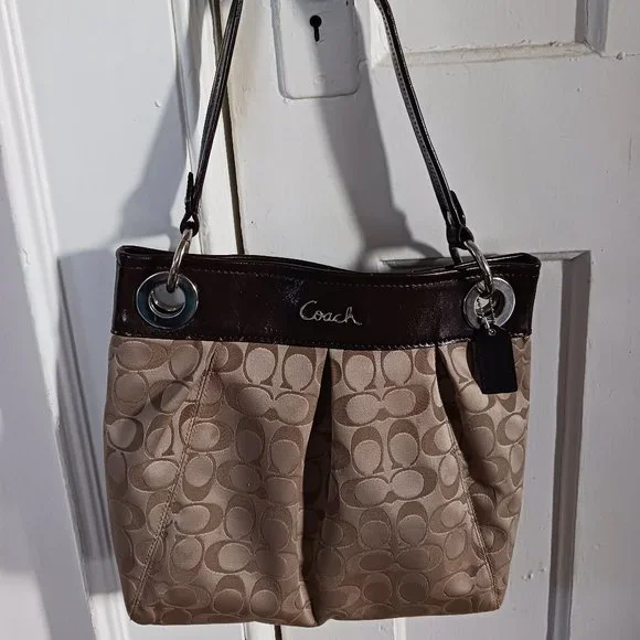 Coach Bag - Picture 4 of 4